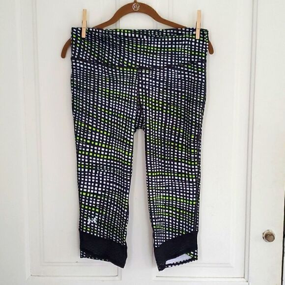 Under Armour Cropped Grid Leggings - Picture 1 of 8